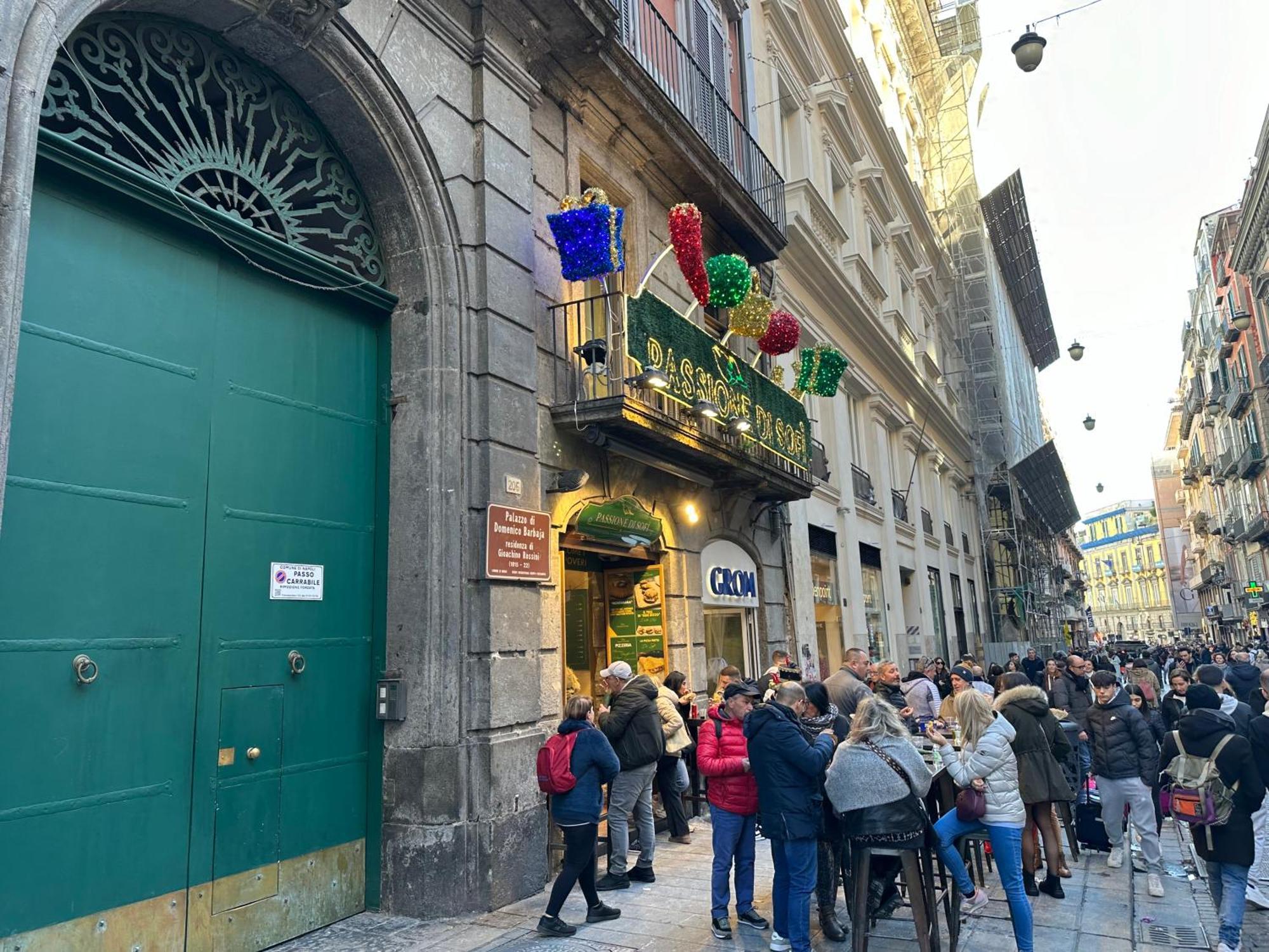 Casa Rossini Apartments Napoli Bagian luar foto